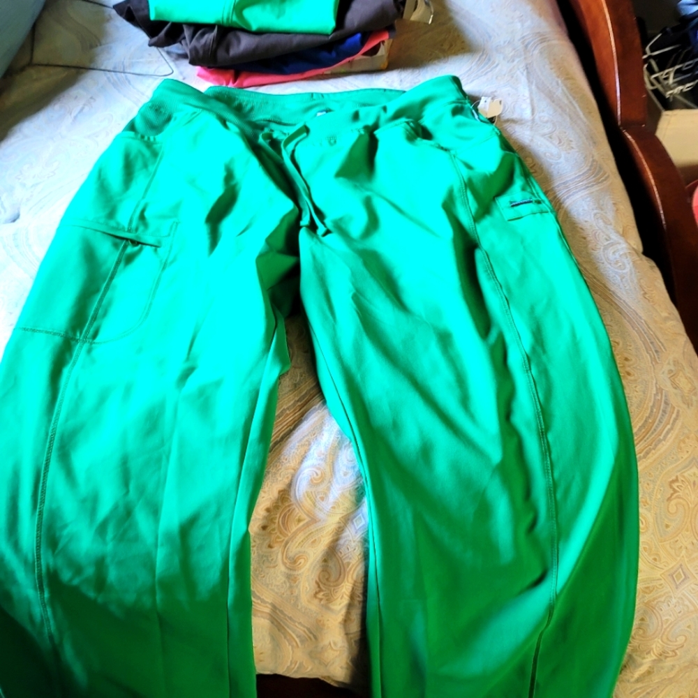 Green brand new scrub pants, lightweight,